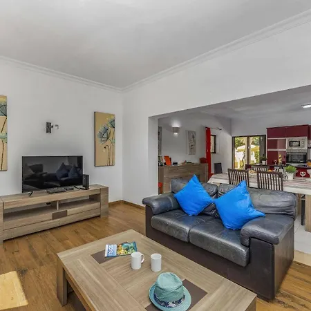 فيلة Aldeia By *